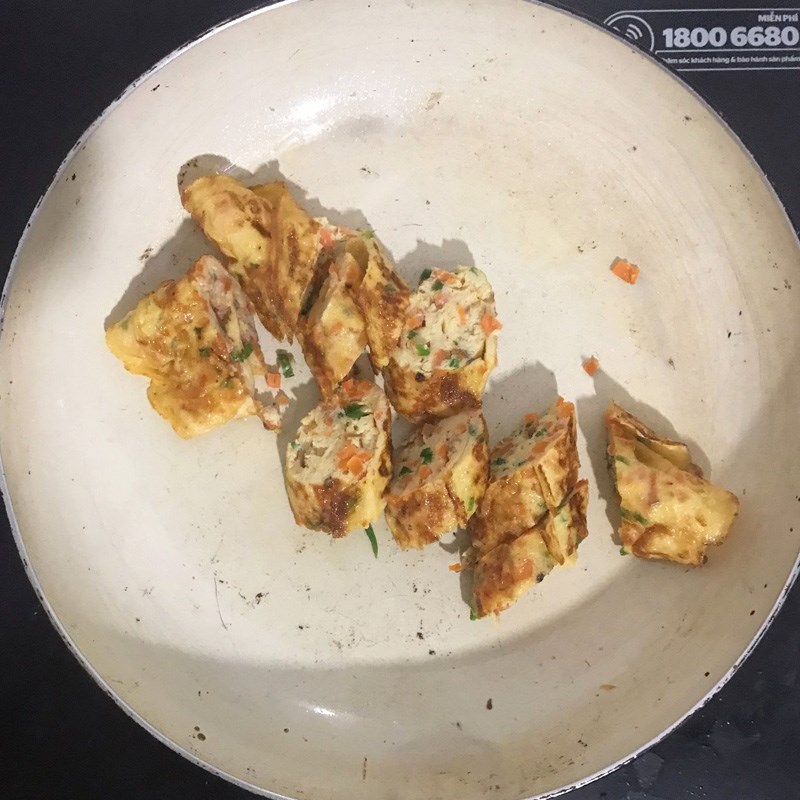 Bước 3 Chiên trứng cà rốt Trứng chiên cà rốt