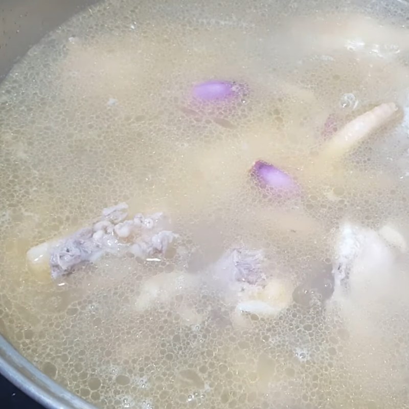 Bước 5 Nấu lẩu Lẩu gà lá giang
