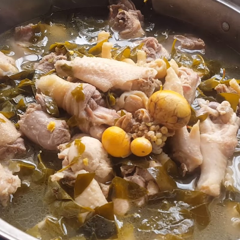 Bước 5 Nấu lẩu Lẩu gà lá giang