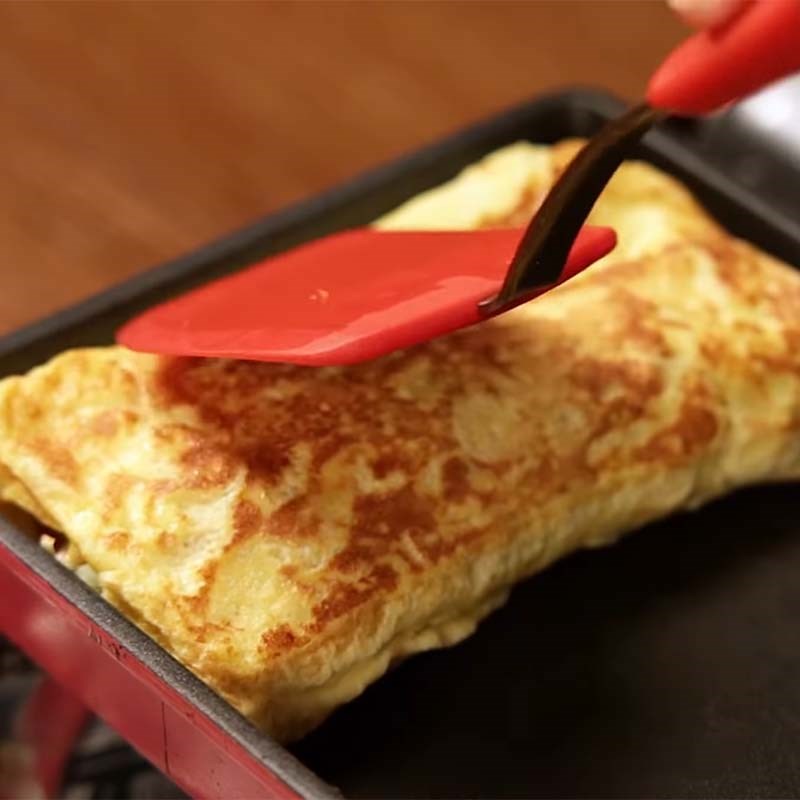 Bước 3 Chiên trứng và cuộn trứng Trứng cuộn khoai tây