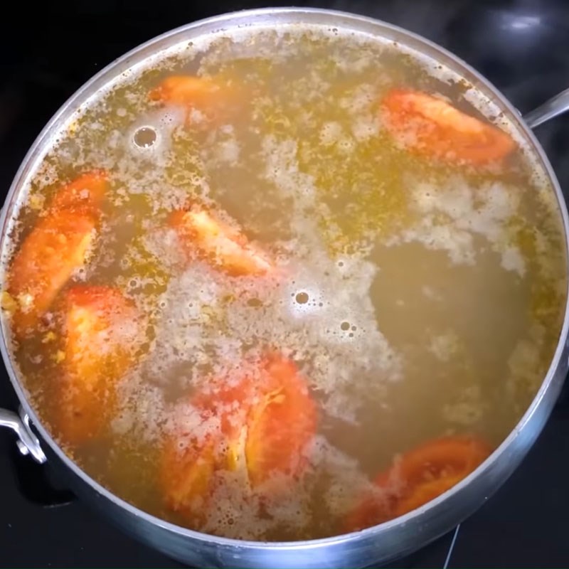 Bước 5 Cho chả vào nước dùng Bún riêu tôm khô