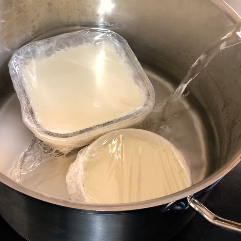 Bước 3 Cho vào hộp, đem ủ Sữa chua dẻo bằng gelatin bột