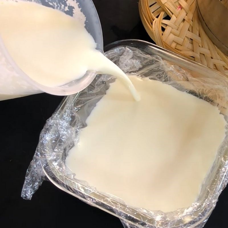 Bước 3 Cho vào hộp, đem ủ Sữa chua dẻo bằng gelatin bột