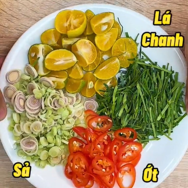 Bước 1 Chuẩn bị nguyên liệu Ba rọi lắc sả tắc (Công thức được chia sẻ từ Tiktok Cách Nấu Ngon cùng Cách Nấu Ngon)