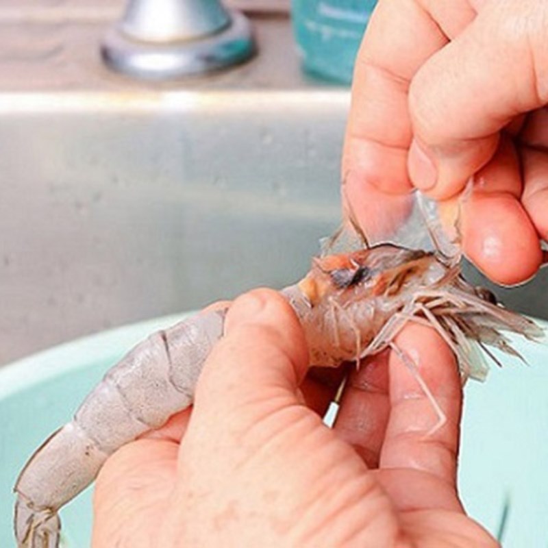 Bước 1 Chuẩn bị nguyên liệu Miến xào tôm kiểu Thái (Công thức được chia sẻ từ Tiktok Cách Nấu Ngon cùng Cách Nấu Ngon)