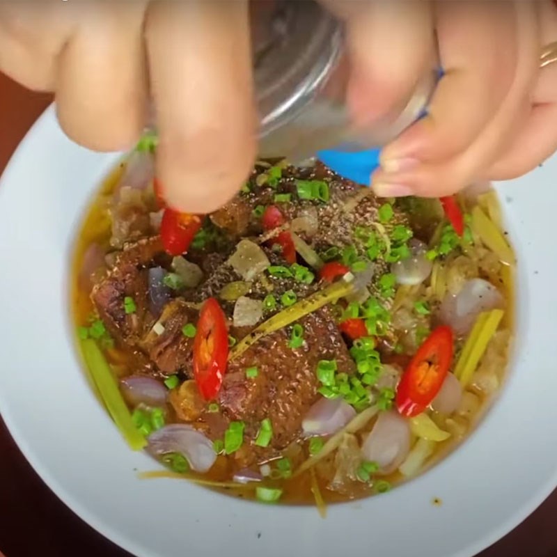 Bước 3 Chuẩn bị tô chưng mắm Mắm cá lóc chưng tóp mỡ