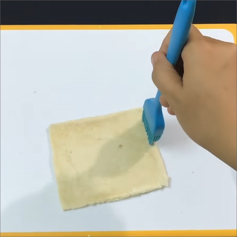 Bước 2 Chuẩn bị vỏ bánh Bánh sữa chua Đài Loan