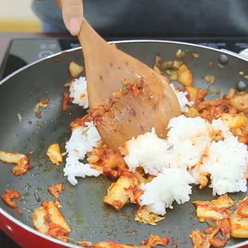 Bước 1 Rang cơm Cơm rang kim chi