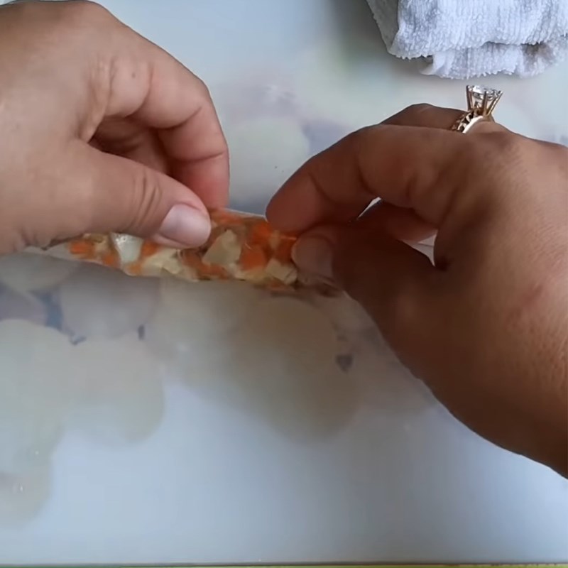 Bước 3 Cuộn bánh tráng lụi Bánh tráng lụi chay sốt me