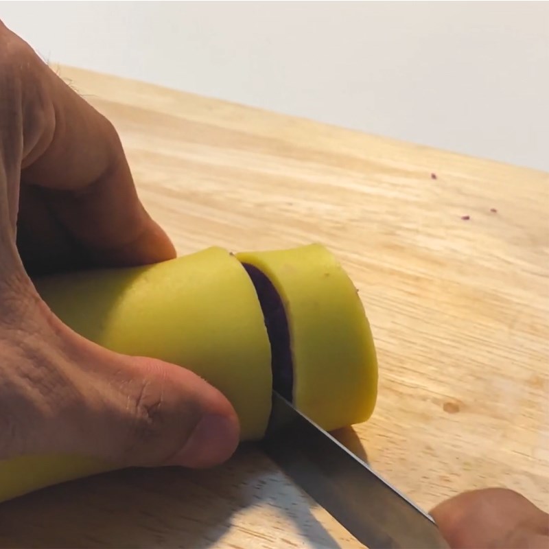 Bước 5 Cuộn bánh Bánh khoai lang tím cuộn bằng bột mì