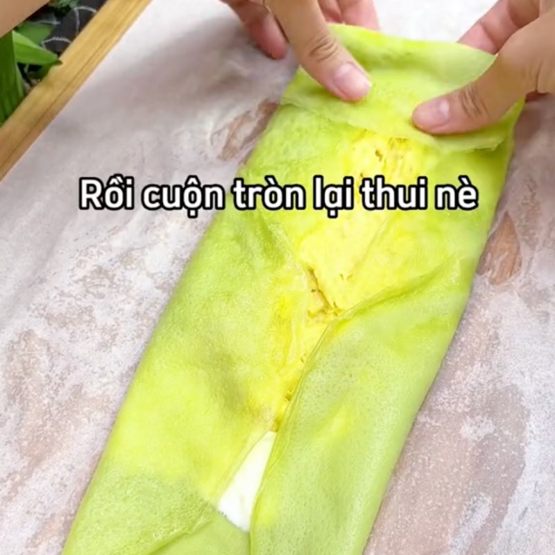 Bước 4 Cuộn bánh crepe sầu riêng Bánh crepe cuộn sầu riêng (Công thức từ kênh tiktok Cách Nấu Ngon cùng Cách Nấu Ngon)