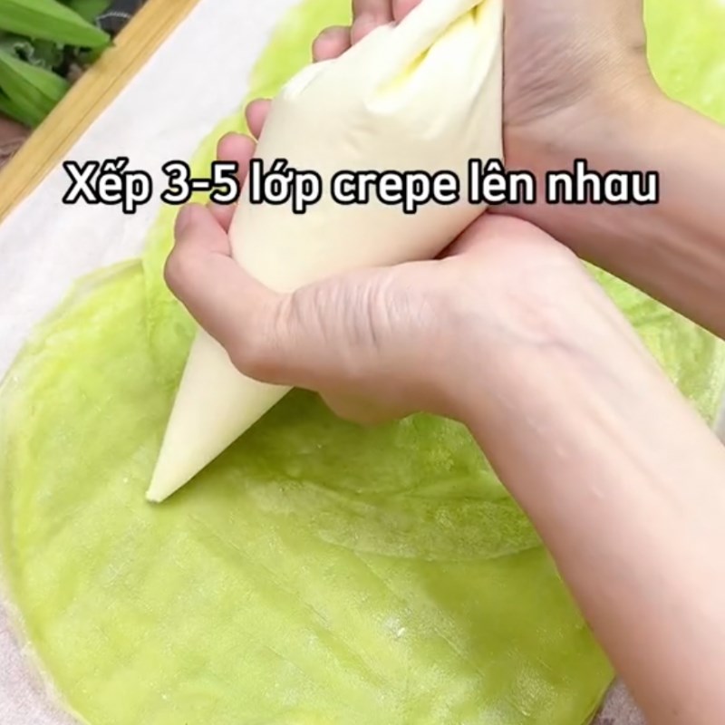 Bước 4 Cuộn bánh crepe sầu riêng Bánh crepe cuộn sầu riêng (Công thức từ kênh tiktok Cách Nấu Ngon cùng Cách Nấu Ngon)