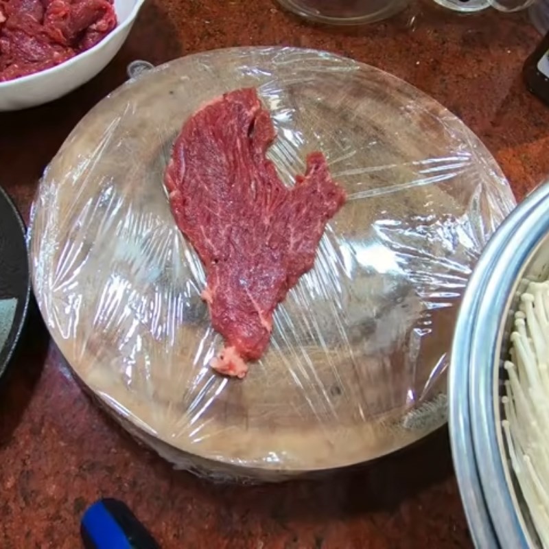 Bước 3 Cuốn bò Thịt bò cuộn nấm kim châm nướng