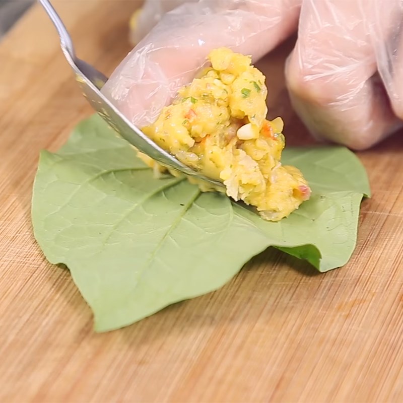 Bước 3 Cuốn chả Chả cá nướng lá lốt