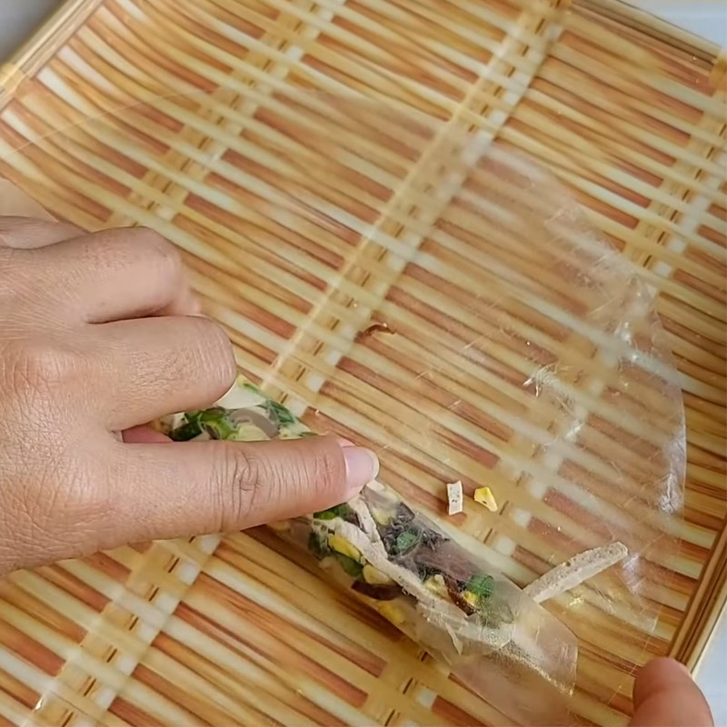 Bước 3 Cuốn chả giò Chả giò chay bánh tráng