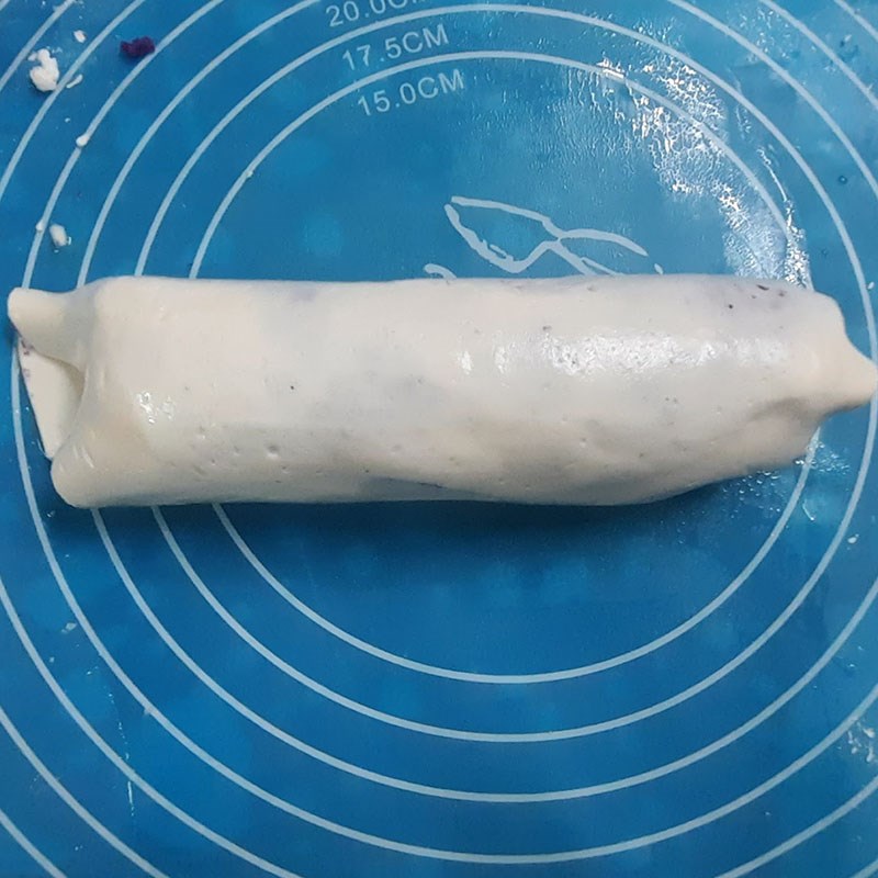 Bước 3 Cuộn và hấp bánh Bánh khoai lang tím cuộn bằng bột nếp