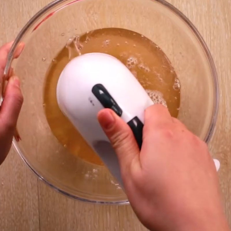 Bước 2 Đánh bông đường Kẹo marshmallow hương cam