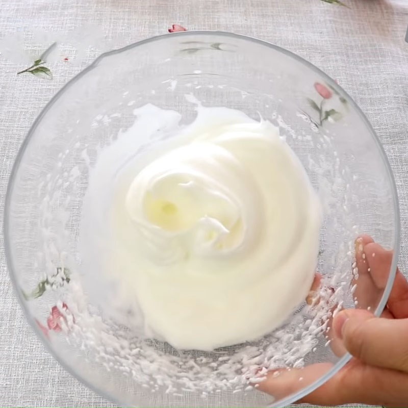 Bước 2 Đánh bông lòng trắng trứng Bánh trái cây khô - fruit cake