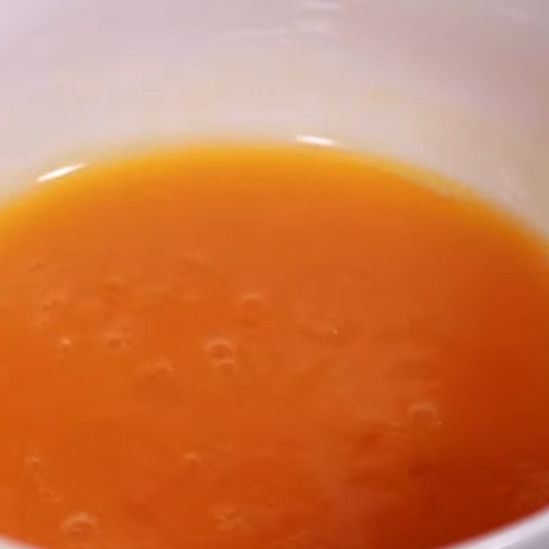 Bước 1 Đánh trứng Trứng cuộn ngũ sắc hấp