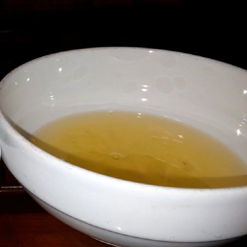 Bước 2 Đánh trứng Trứng cuộn hành lá hình trái tim