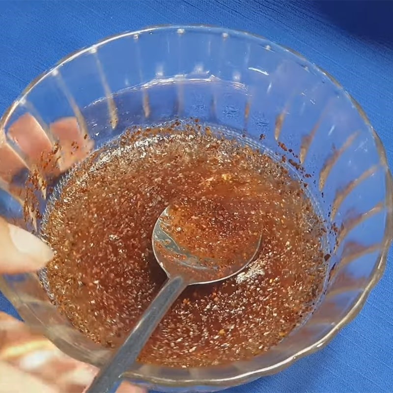 Bước 2 Pha hỗn hợp muối ớt Đậu phộng rang muối ớt