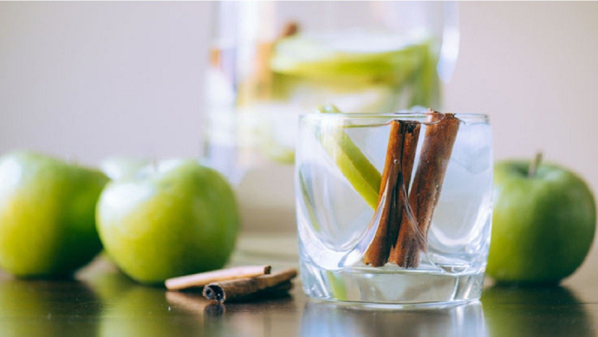 Detox táo quế