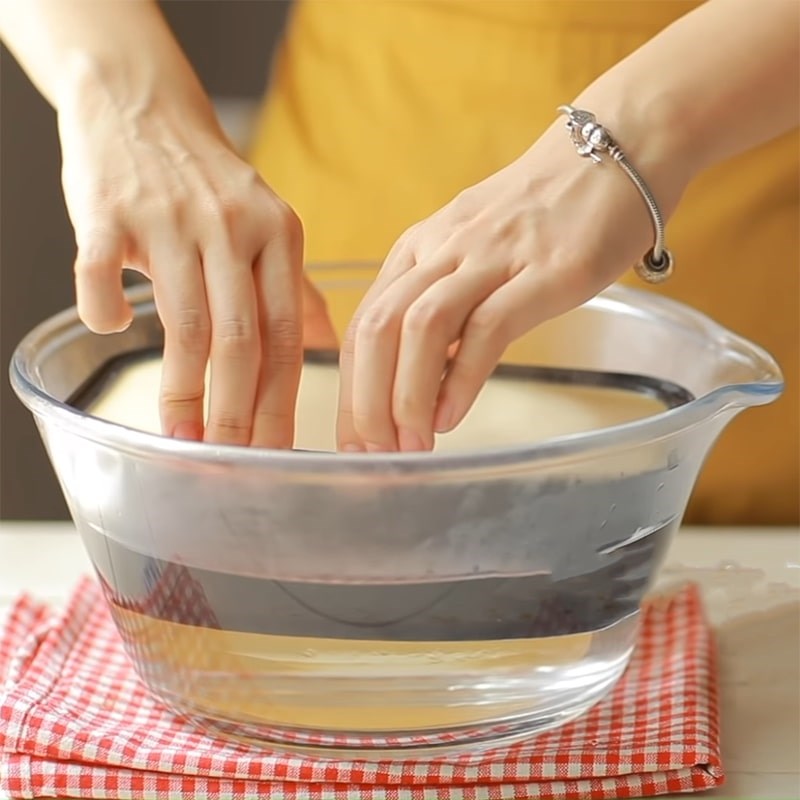 Bước 5 Đổ khuôn Panna cotta thạch trà đào