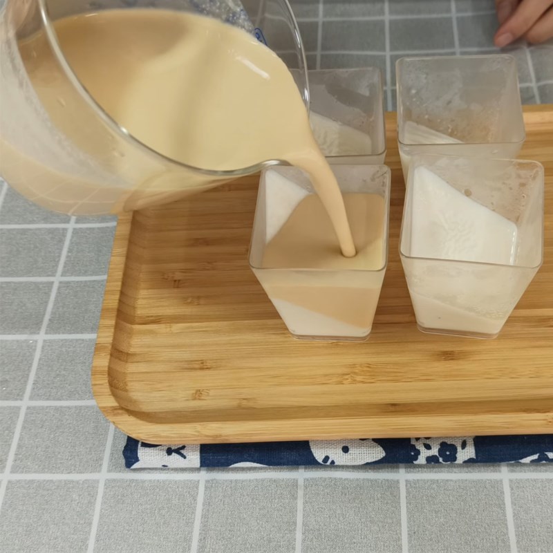 Bước 5 Đổ khuôn lần 2 Panna cotta dừa caramel