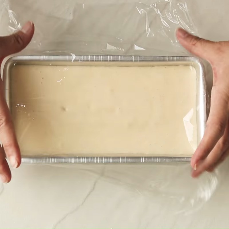 Bước 4 Đổ khuôn và làm kem Kem phô mai - cheese ice cream