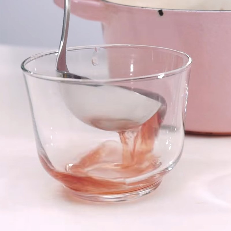 Bước 3 Đổ khuôn và làm lạnh Thạch trà hoa khô