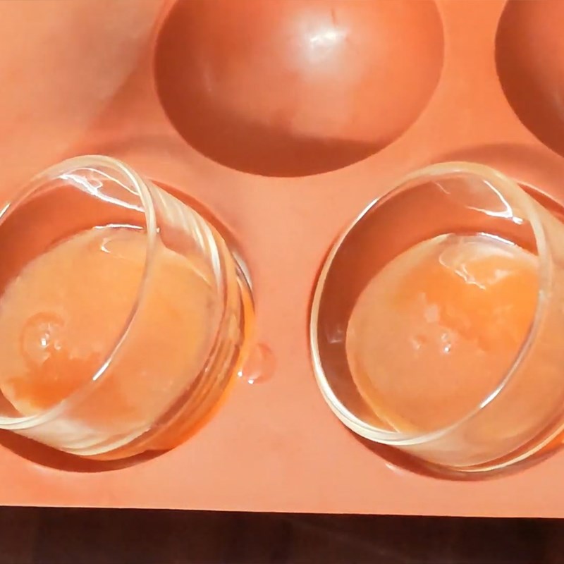 Bước 3 Đổ khuôn và làm lạnh bánh lần 1 Panna cotta mận