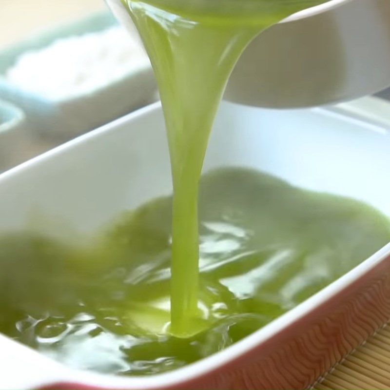 Bước 2 Đổ khuôn thạch trà xanh Bingsu Matcha trà xanh đậu đỏ