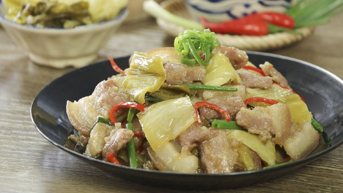 Dưa chua xào thịt ba chỉ