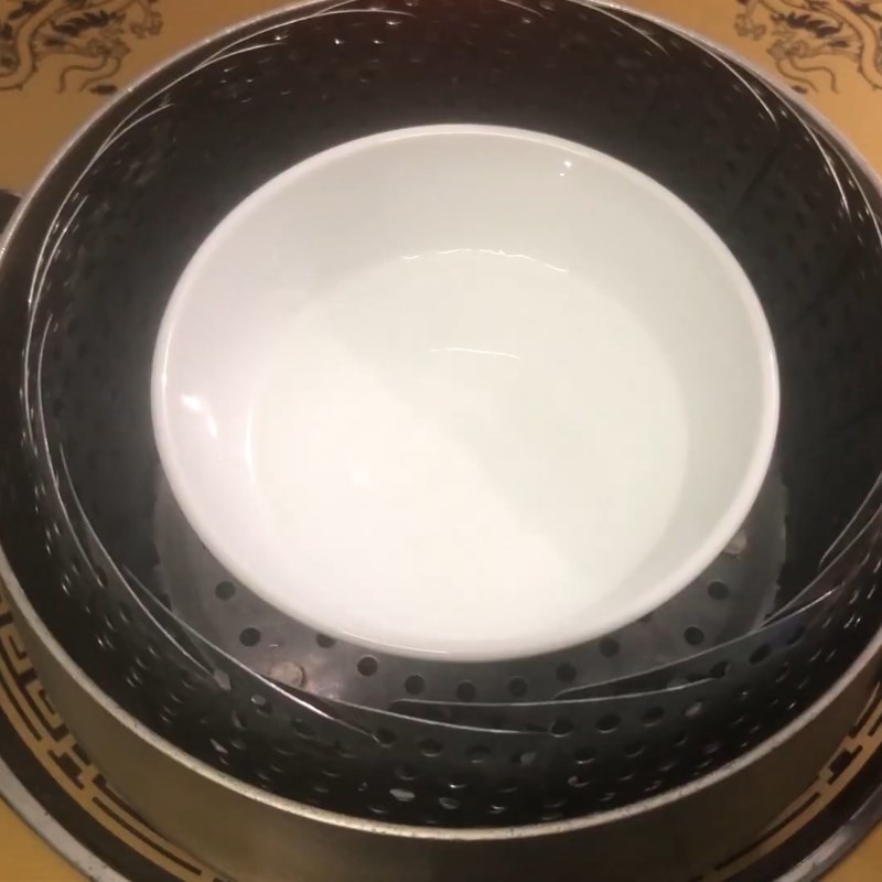Bước 1 Đun chảy gelatin Pudding bơ sữa cho bé ăn dặm