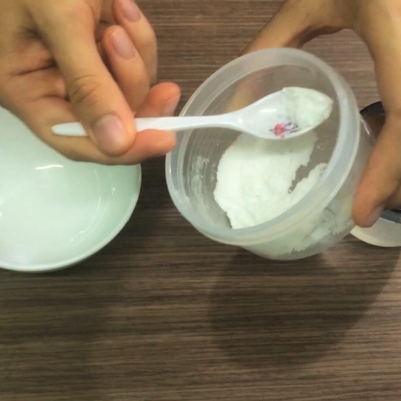Bước 1 Đun chảy gelatin Pudding bơ sữa cho bé ăn dặm