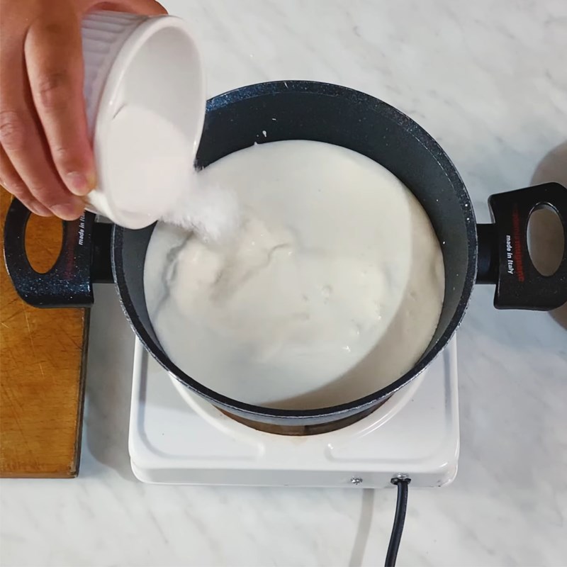 Bước 2 Đun hỗn hợp sữa Panna cotta dừa