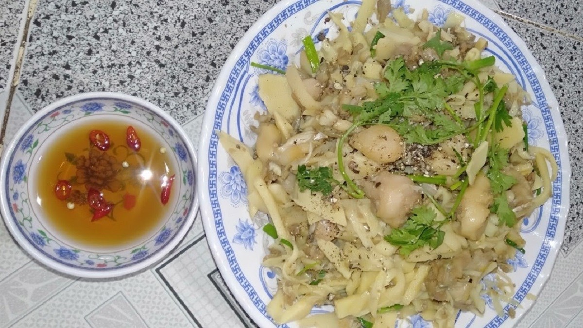 Ếch xào măng