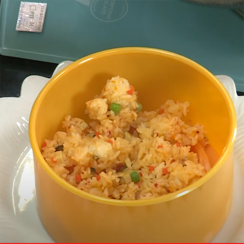 Bước 4 Ép khuôn Cơm chiên dương châu chay
