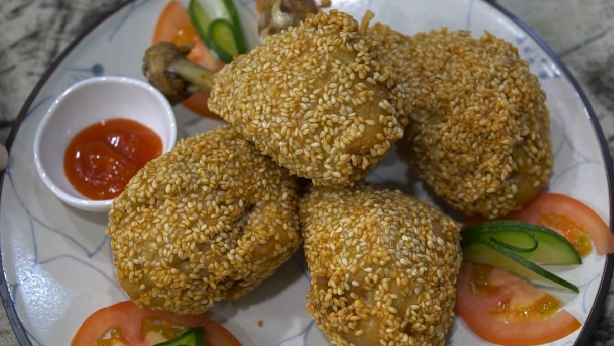 Gà chiên vừng rau răm ngũ vị