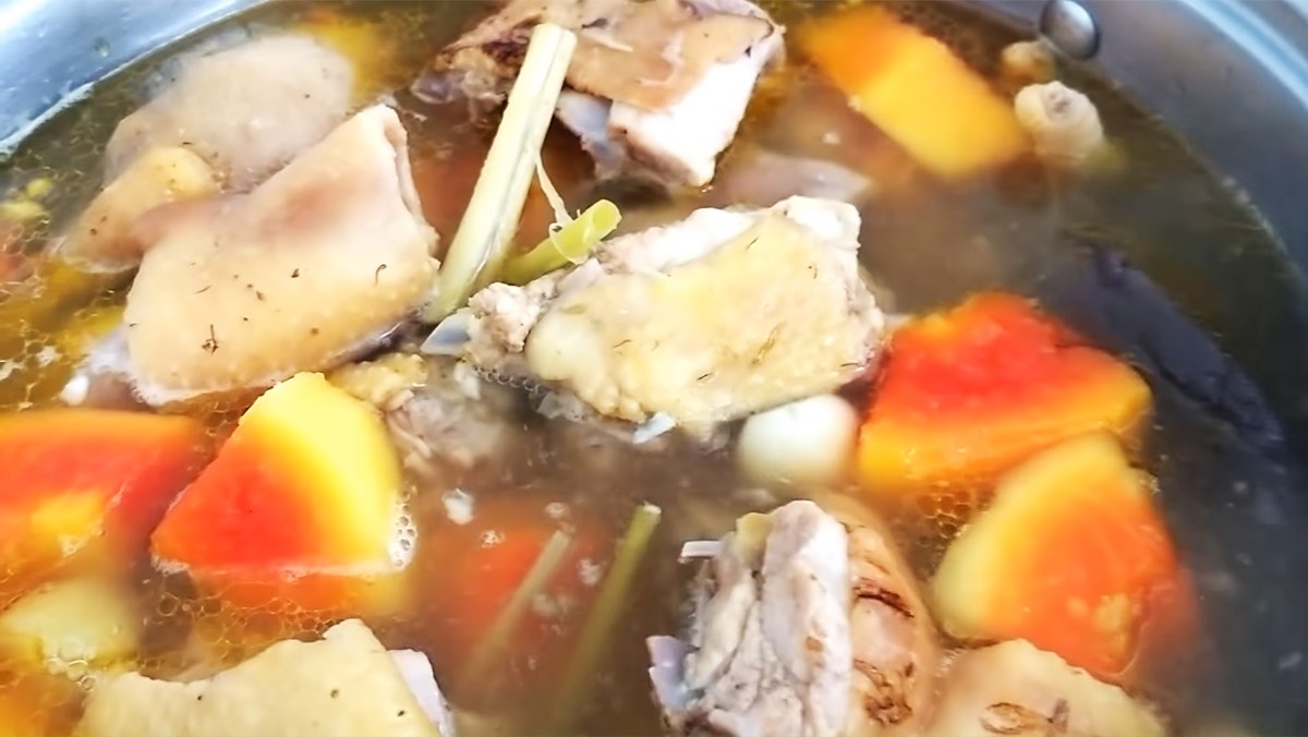 Gà hầm sả đu đủ