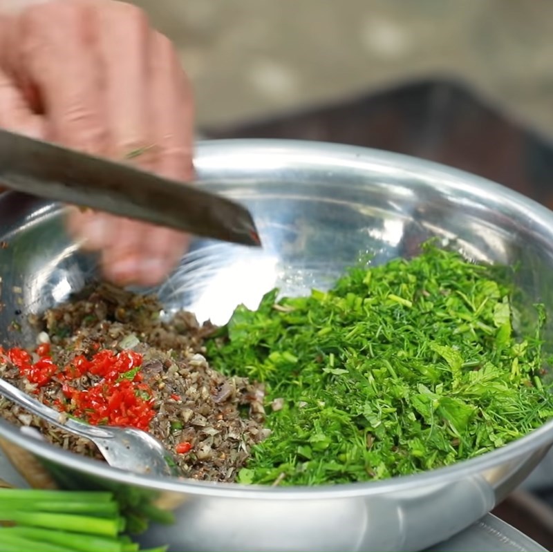 Bước 1 Giã hỗn hợp ướp cá Cá nướng pa pỉnh tộp bằng bếp than