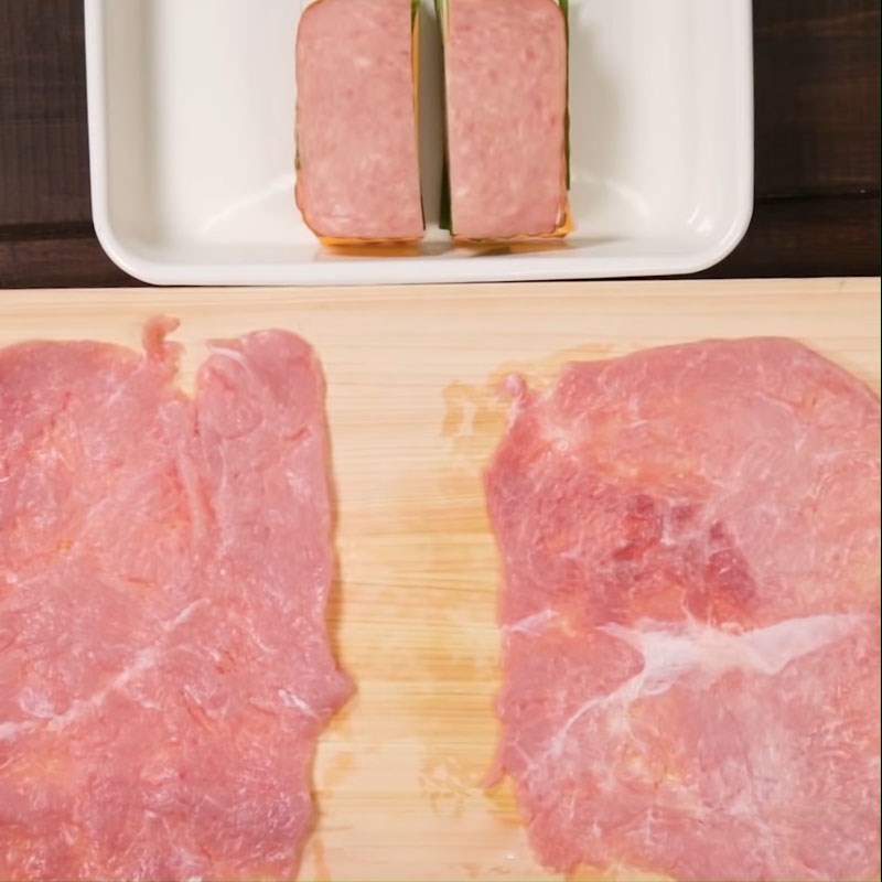 Bước 3 Giã thịt Thịt heo cuộn phô mai jambon chiên xù