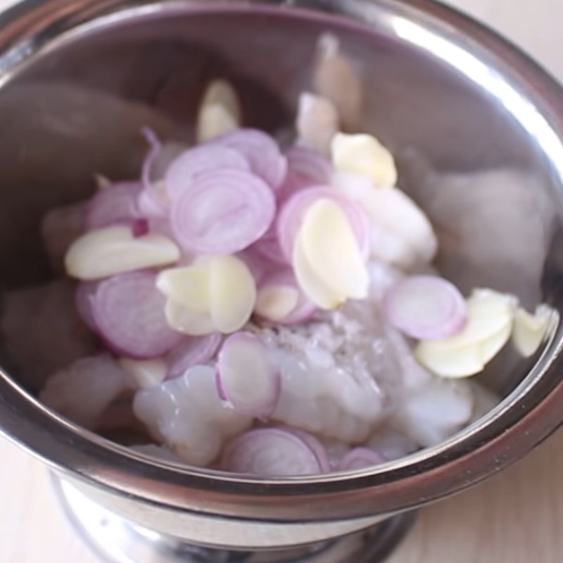 Bước 2 Giã thịt tôm Chả tôm Huế