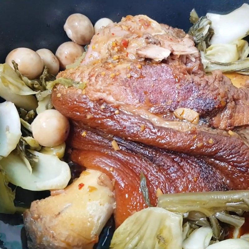 Bước 4 Hầm giò heo với cải chua và cà pháo Giò heo hầm dưa cải chua cà pháo
