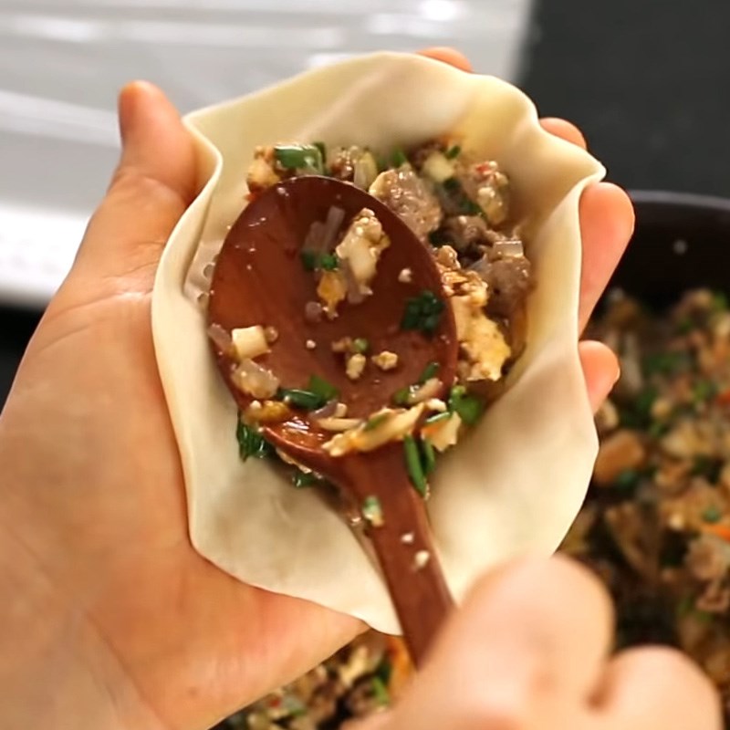 Bước 4 Gói bánh Bánh xếp mandu nhân kim chi Hàn Quốc
