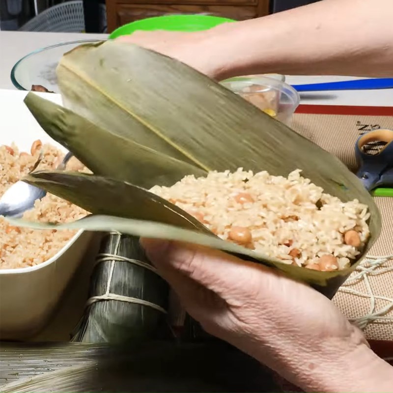 Bước 7 Gói bánh Bánh ú bá trạng thuyền rồng
