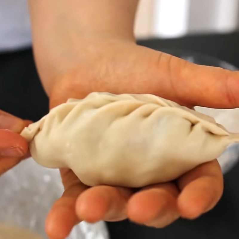Bước 4 Gói bánh Bánh xếp mandu nhân kim chi Hàn Quốc