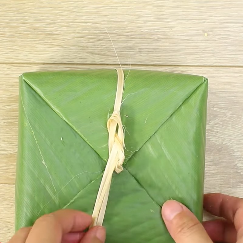 Bước 7 Gói bánh chưng Bánh chưng gạo nếp lứt