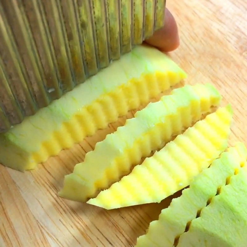 Bước 2 Sơ chế các nguyên liệu khác Gỏi bắp bò xoài xanh