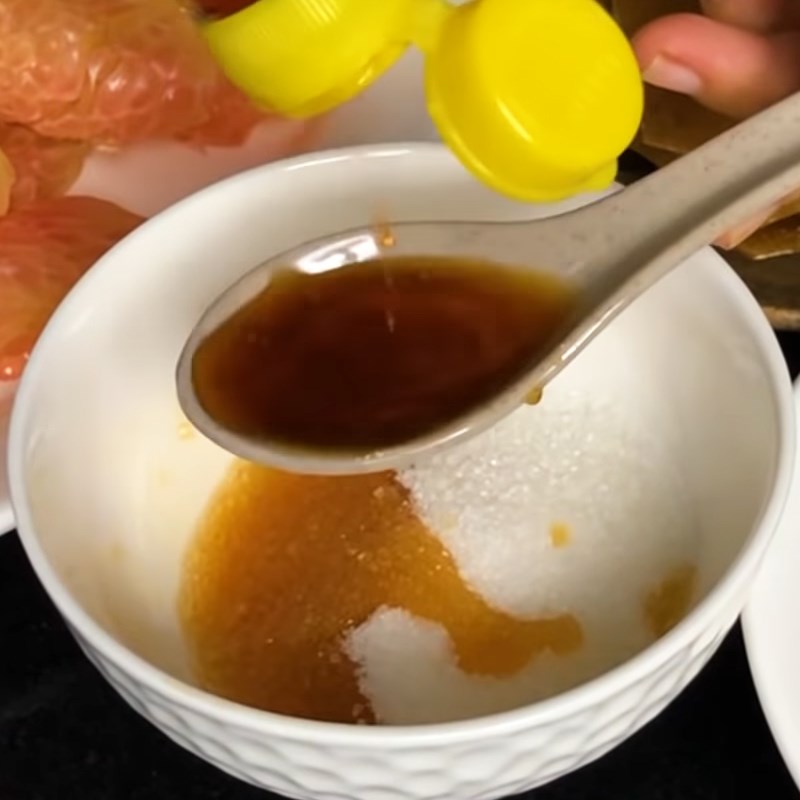 Bước 3 Pha nước trộn gỏi Gỏi bưởi tôm thịt